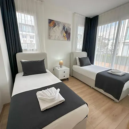 Four Seasons Life Official Resort *