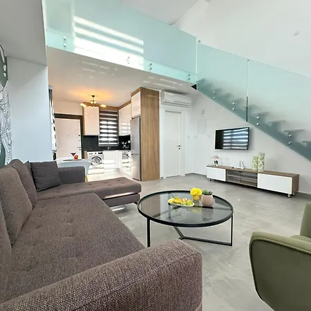 Resort Four Seasons Life Official *