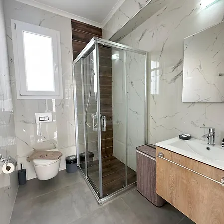 Four Seasons Life Official Resort *