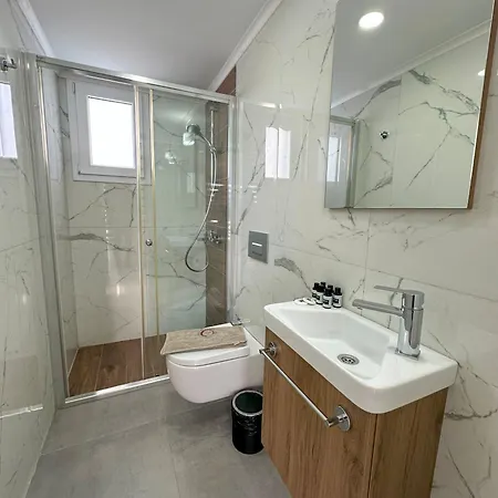 Four Seasons Life Official Resort