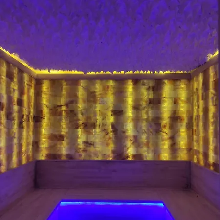 Four Seasons Life Official Resort