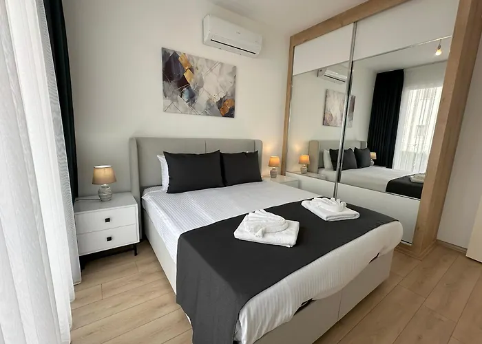 Four Seasons Life Official Resort