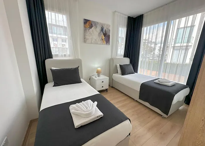 Four Seasons Life Official Resort *