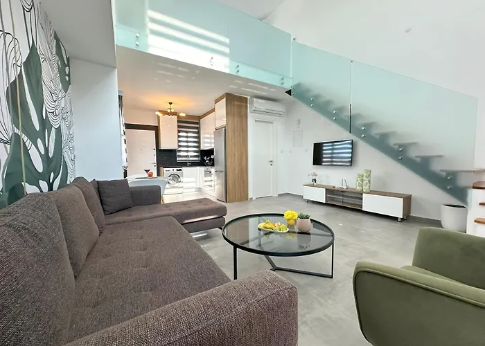 Resort Four Seasons Life Official *