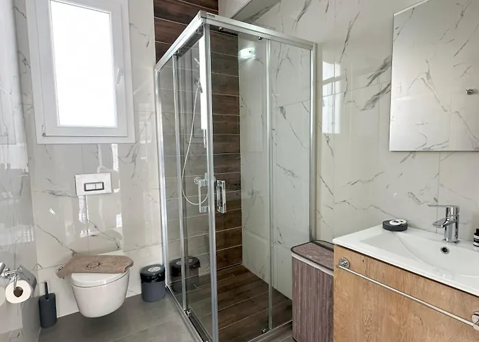 Four Seasons Life Official Resort *