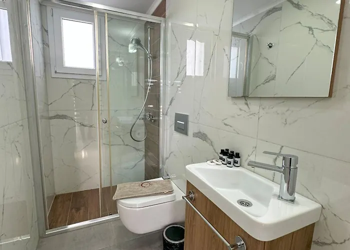 Four Seasons Life Official Resort